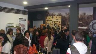 La Chinata inaugura oficialmente sus nuevas oleotecas madrileñas