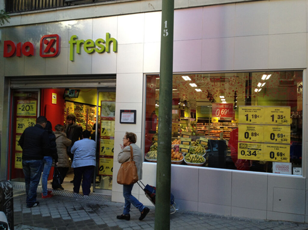 Exterior del supermercado DIA Fresh de la calle García de Paredes de Madrid