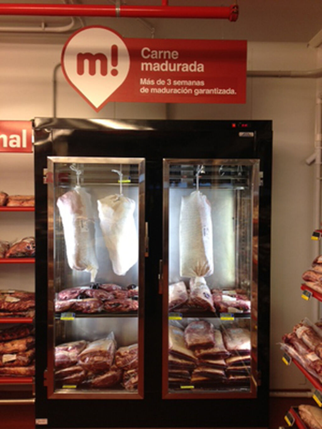 Y dentro de la zona de refrigerados... nueva sección de carne madurada. Más de tres semanas de maduración garantizada.