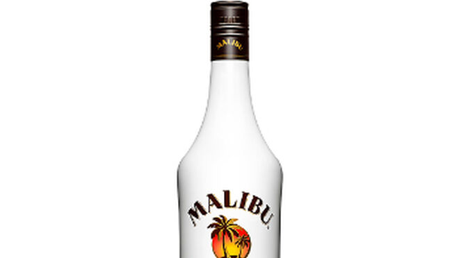 Sociable Socialismo mezcla Malibu rediseña el logotipo y su conocida botella blanca
