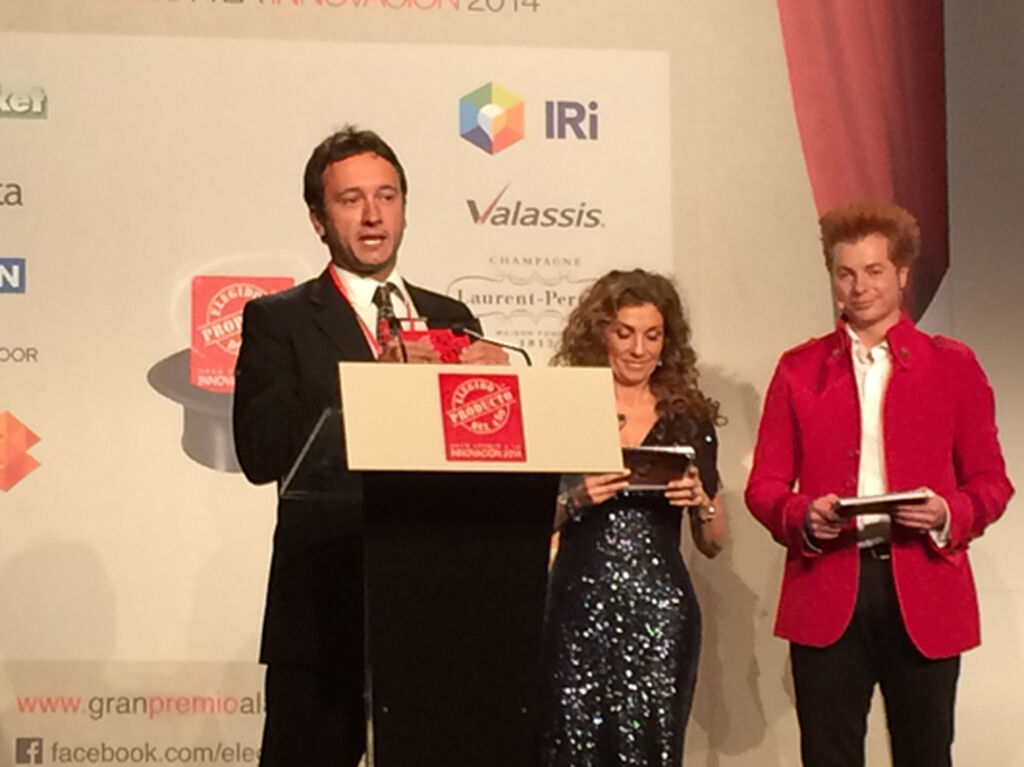 En detergentes recogió el premio Sebastián Tejeiro, brand manager junior de Wipp Express, por Wipp Express Duo-Caps