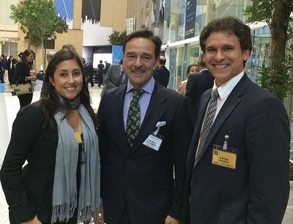 Mar Calderón y Carlos Azofra, directora y editor de GranConsumoTv con Horacio González, de Thoffood (ex presidente de Fiab)