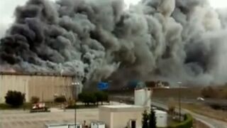 Un incendio arrasa la planta de Campofrío en Burgos