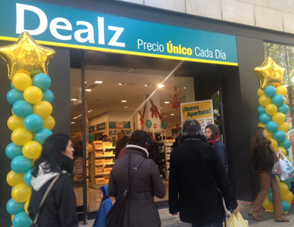 Inauguración de la tienda Dealz en Alcalá (Madrid)