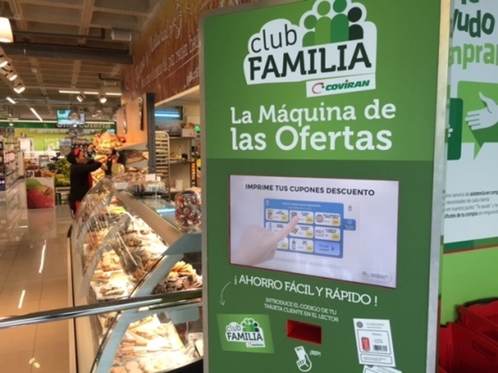 Covirán facilita las compras a los miembros del Club Familia con 'La Máquina de las Ofertas'