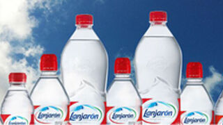 Lanjarón lanza una nueva botella con un 50% de PET reciclado