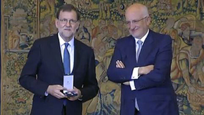 Rajoy, a Roig: "Se pueden crear 1.000 empleos al día y yo le animo"