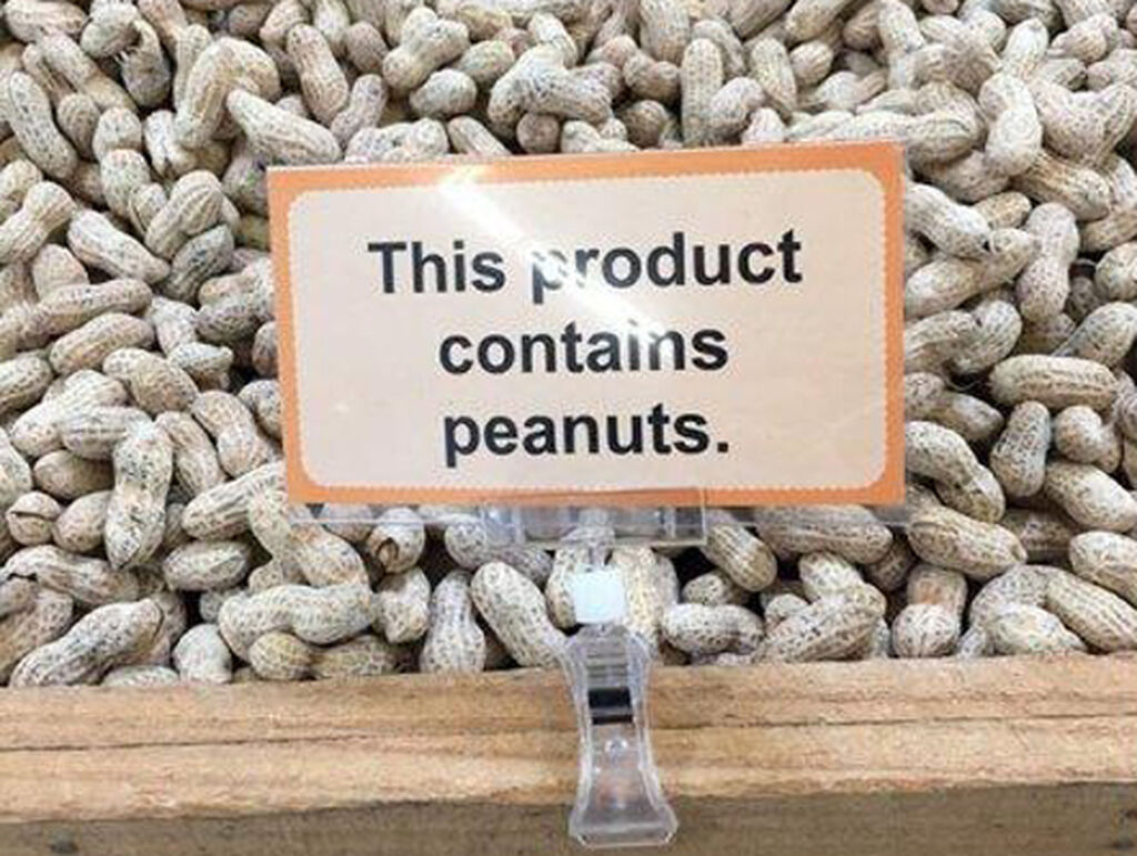 'Este producto contiene cacahuetes'. Es obvio...