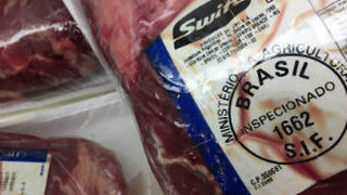 Bruselas vigila “de cerca” el caso de la carne fraudulenta de Brasil