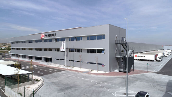 DB Schenker inaugura su mayor centro logístico en España