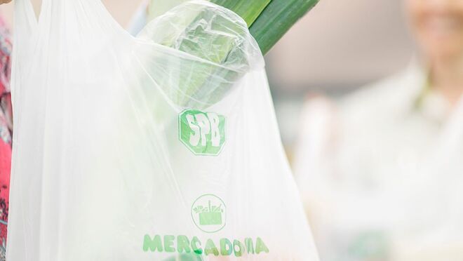 Menos plástico Mercadona: apuesta por las bolsas de papel
