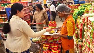 Amazon va a más: compra cerca de 550 tiendas en la India