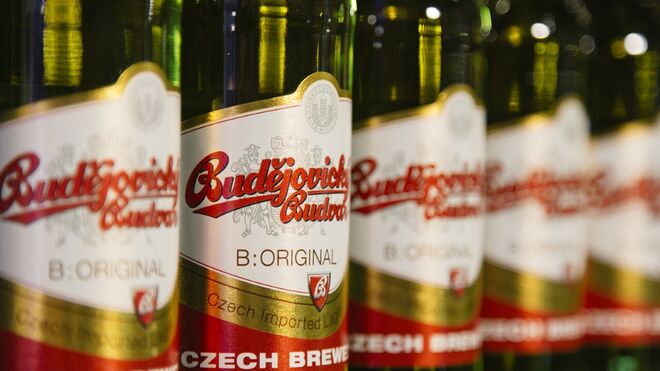 Hijos de Rivera suma a su catálogo la cerveza checa Budvar