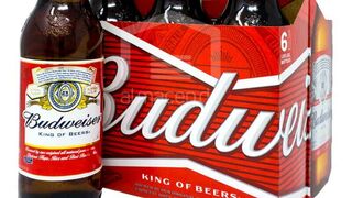 Budweiser renueva su reinado como la cerveza más valiosa del mundo