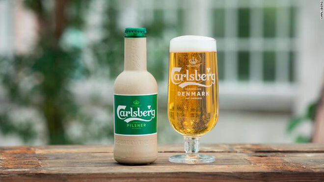 Carlsberg presenta sus botellas de cerveza hechas de papel