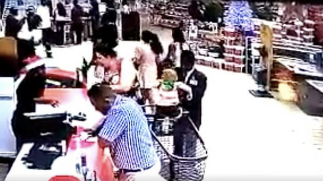 Pánico en un supermercado sudafricano por el intento de secuestro de un niño