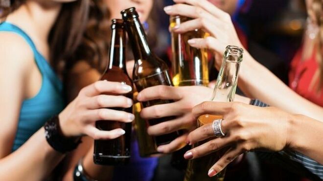 Alianza de la industria para restringir el consumo de alcohol en menores