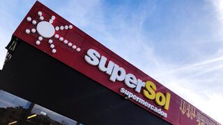 Carrefour compra la cadena de supermercados Supersol