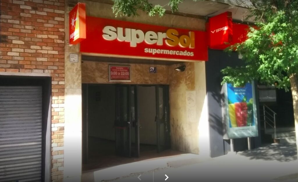 Anterior fachada de la tienda Supersol