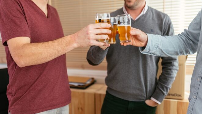 Del bar a casa, así ha cambiado el consumo de cerveza en España