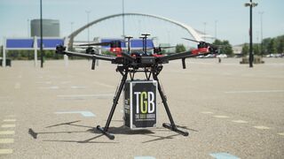 Restalia empieza a repartir hamburguesas a domicilio con drones
