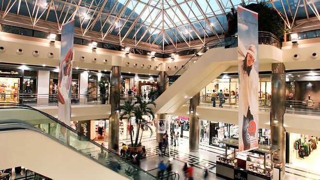 4 de cada 10 españoles eligen el centro comercial para hacer sus compras