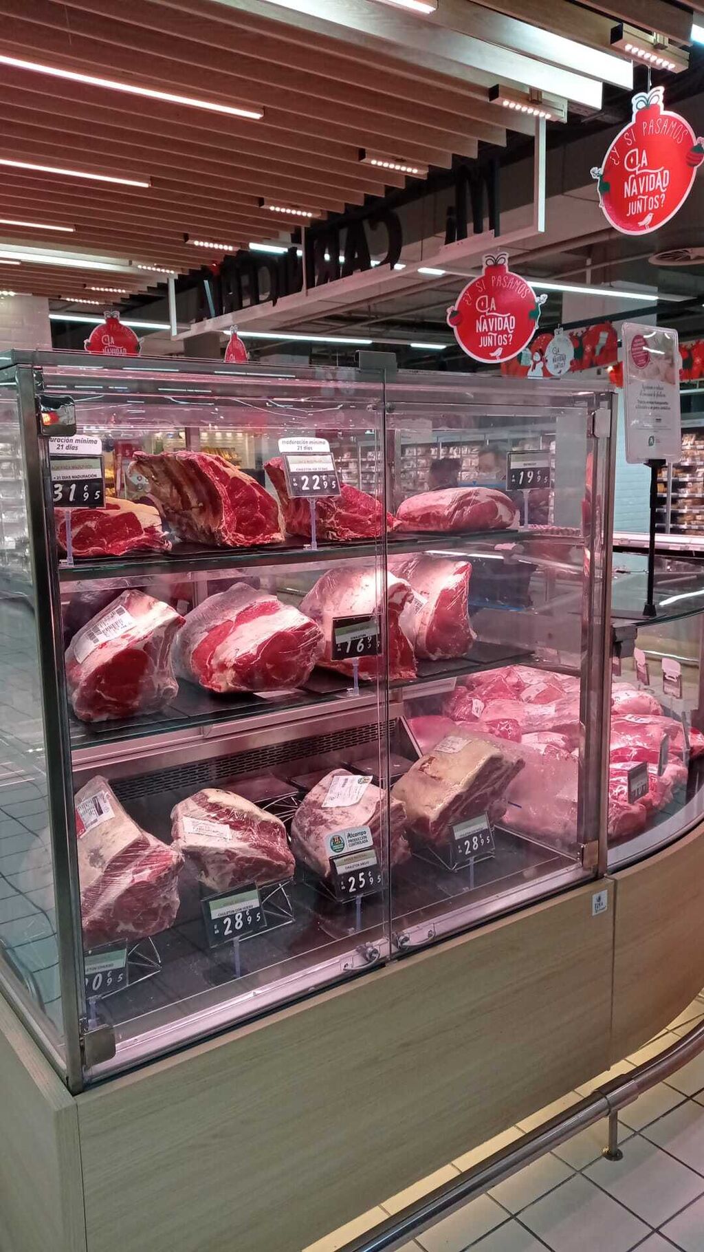 Zona de maduración de carnes, toda una apuesta gourmet que supone un paso más en la premiumización del producto fresco.