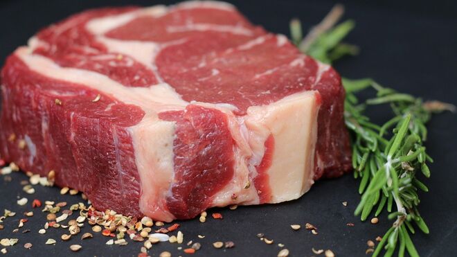 Garzón avisa que el consumo de alimentos, sobre todo carne, genera más de la mitad del impacto ambiental