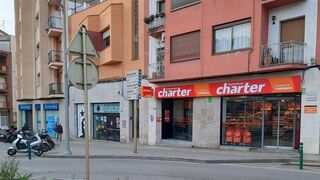 Charter abre cinco supermercados en una semana