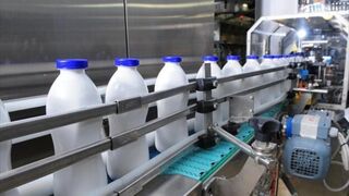 Patronal y sindicatos firman el nuevo convenio colectivo para el sector de lácteos