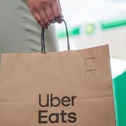 Uber Eats saca de su aplicación al 13% de restaurantes online por replicar la carta