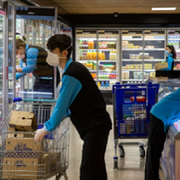 Barcelona suspende la apertura de supermercados y oficinas de cambio de monedas en Ciutat Vella