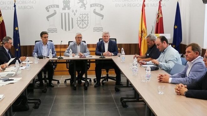 Murcia pide al Gobierno colaboración para solucionar el problema del Mar Menor