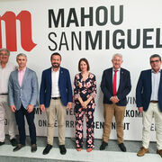 Mahou San Miguel recibe la visita del consejero de Desarrollo Sostenible de Castilla-La Mancha