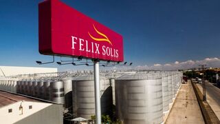 La Audiencia Nacional investiga a Félix Solís por vender vino del año como crianza