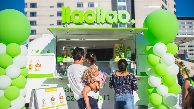 llaollao abre un food truck en el Centro comercial Diagonal Mar (Barcelona)