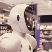 Llega al supermercado el primer robot humanoide reponedor