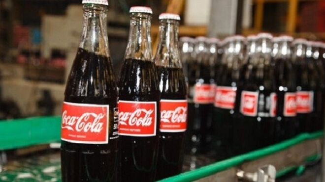 Una embotelladora de Coca-Cola comienza a fabricar Dobry Cola en Rusia
