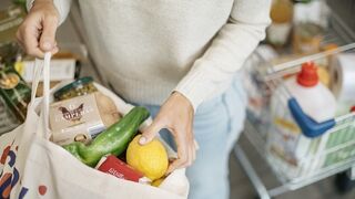 El consumo de productos frescos cae un 3,2% y se consolida la “compra de austeridad”