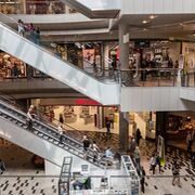 Los centros comerciales recuperan las ventas prepandemia en el primer semestre