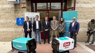 Robots autónomos reparten pedidos de Dia en Alcobendas (Madrid)