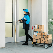 Amazon Key elige Málaga para probar la entrega de paquetes en los edificios