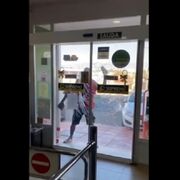 Momentos de pánico en un supermercado Supremo de Níjar (Almería)