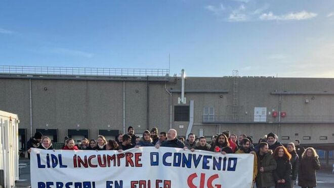 Los trabajadores de Lidl de Narón siguen en huelga pese a la mediación del ayuntamiento