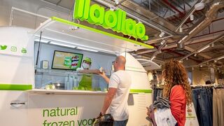 llaollao instala 'food trucks' de helados dentro de tiendas Primark