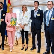 McDonald's recoge los retos del campo español en el libro 'Primero el sector primario'