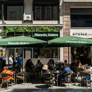 Manolo Bakes inaugura su primera tienda en Cantabria