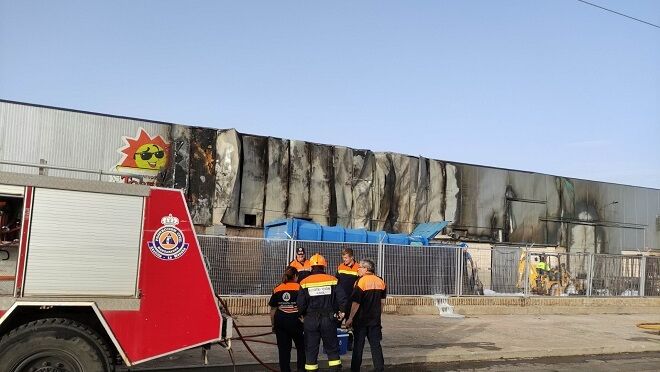 Sofocado el incendio en la planta de Tosfrit en Manzanares (Ciudad Real)