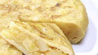 Eroski también retira las tortillas de patata de Palacios, a instancias de las autoridades