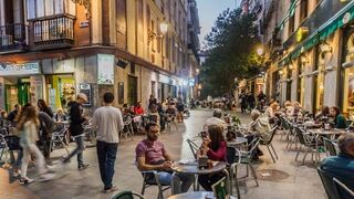 La facturación de la hostelería de Madrid cayó el 43% en un verano de "claroscuros"